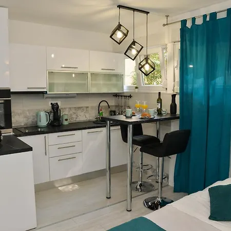 Deni Apartment